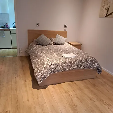 Rachel Shape 아파트 *