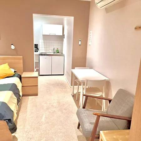 Rachel Shape 아파트 몽스